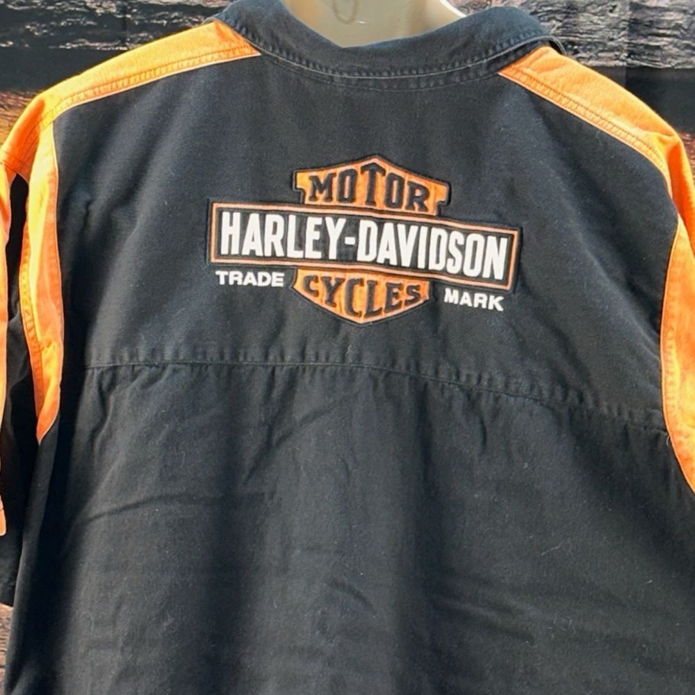Harley-Davidson Black Shirt with Orange Shoulder Panels - Picture 5 of 7